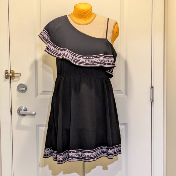 EUC Lily Fashion P One Shoulder Ruffle Top Black Mini Dress - SEE SIZE NOTES - Picture 5 of 6